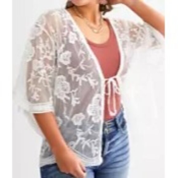 Dizzy Lizzy Scalloped Lace Kimono Large Cottagecore Romantic Elegant - Picture 1 of 6